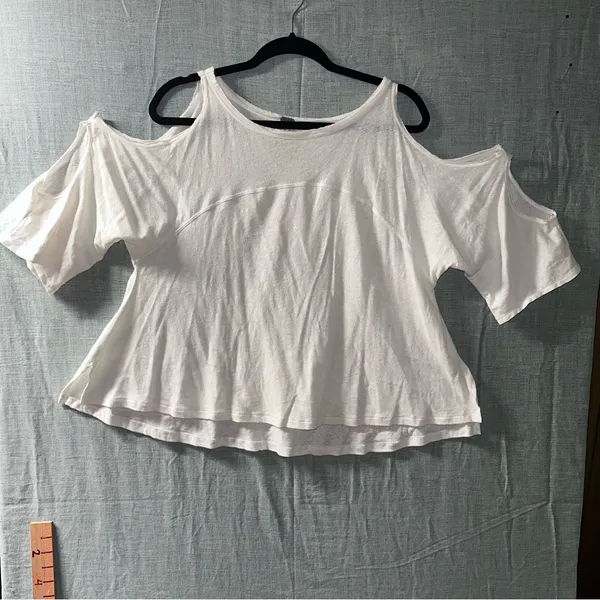 Free people we the free White linen blend cold Shoulder slouchy T-shirt Petite S - Image 2