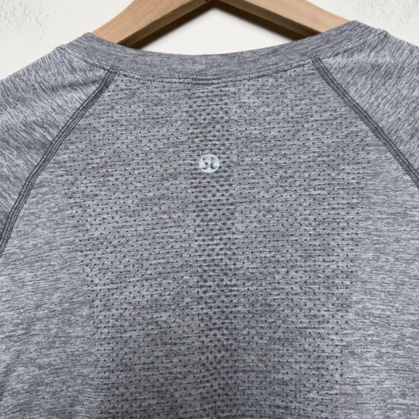 Lululemon Women Swiftly Tech Long Sleeve Shirt 2.0 Gray Crewneck Active 6 - Image 9