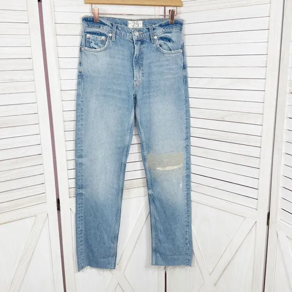 Free People We The Free Vixen Jeans 25 BluDistressed Cigarette Crop Raw‎ Hem - Image 2