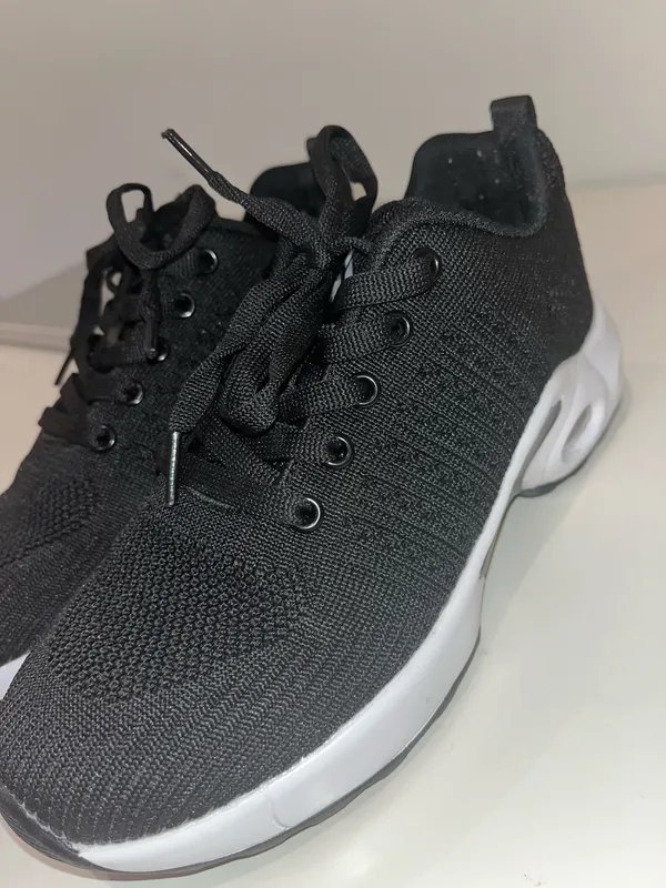 Running Shoes Black Size 6 - Image 3
