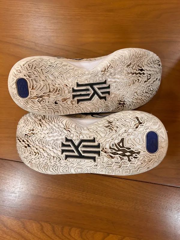 Nike Basketball Shoes - Image 6