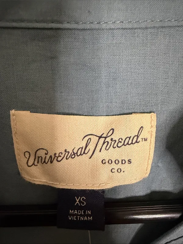 Universal Threads Dusty Blue Short-Sleeve Popover Blouse - Image 2