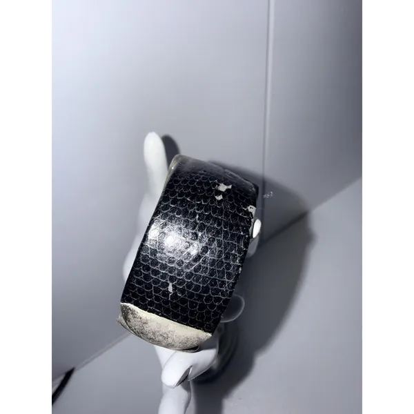 Vintage 1990s Gucci 7800 Black‎ Leather Cuff Watch Needs New Cuff & Battery - Image 10