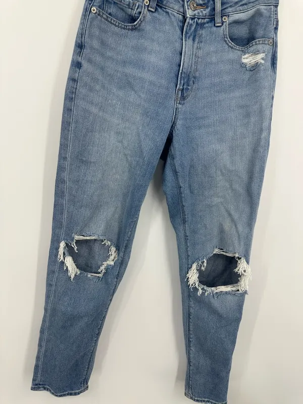 American Eagle Outfitters Comfort Stretch Waistband Mom Jeans Size 2 Distressed - Image 3
