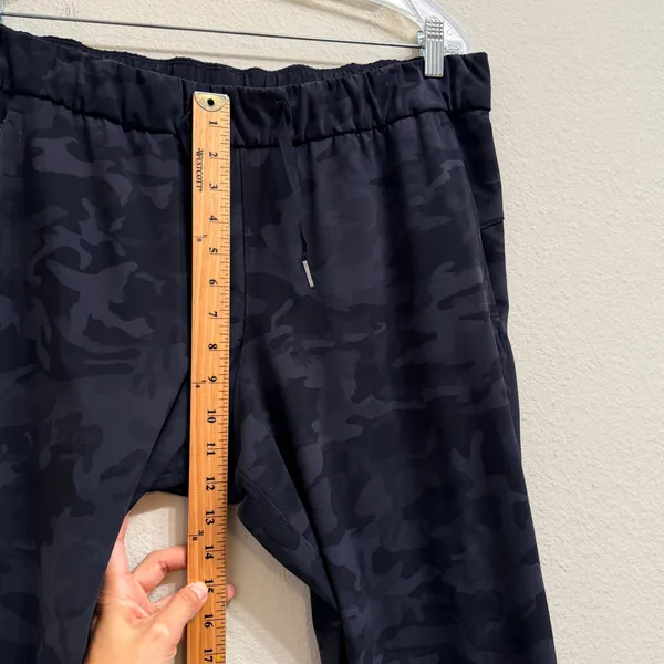 Lululemon On the Fly 7/8 Pant Camo Black Gray Size 12 Pockets Athleisure‎ - Image 10