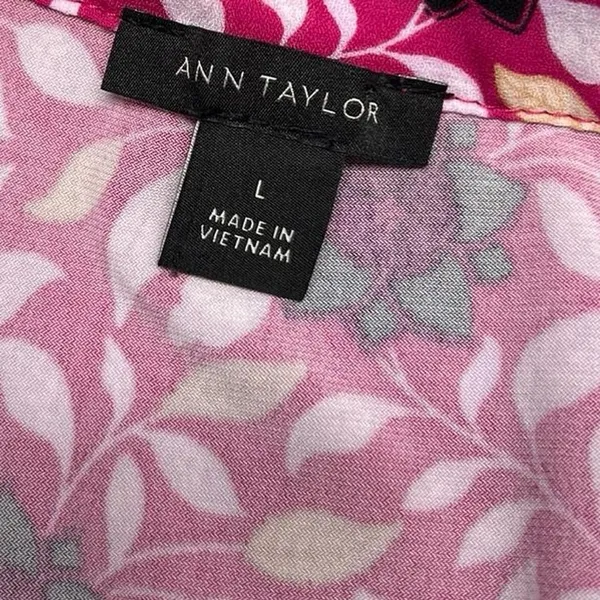 Ann Taylor Black and Pink Graphic Long Sleeve Blouse - Image 5