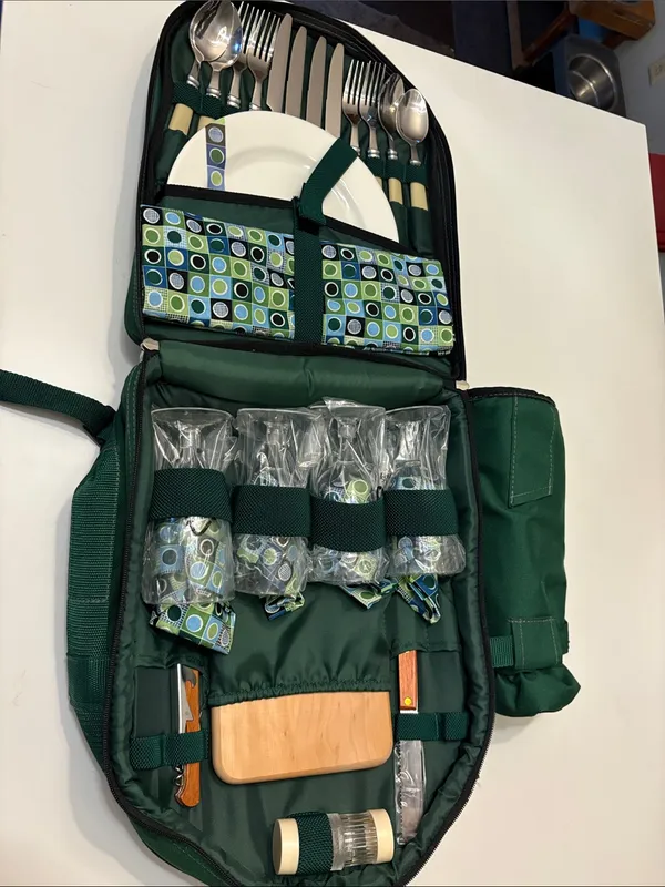Picnic time deluxe 4-person full service insulated picnic backpack New! - Image 10