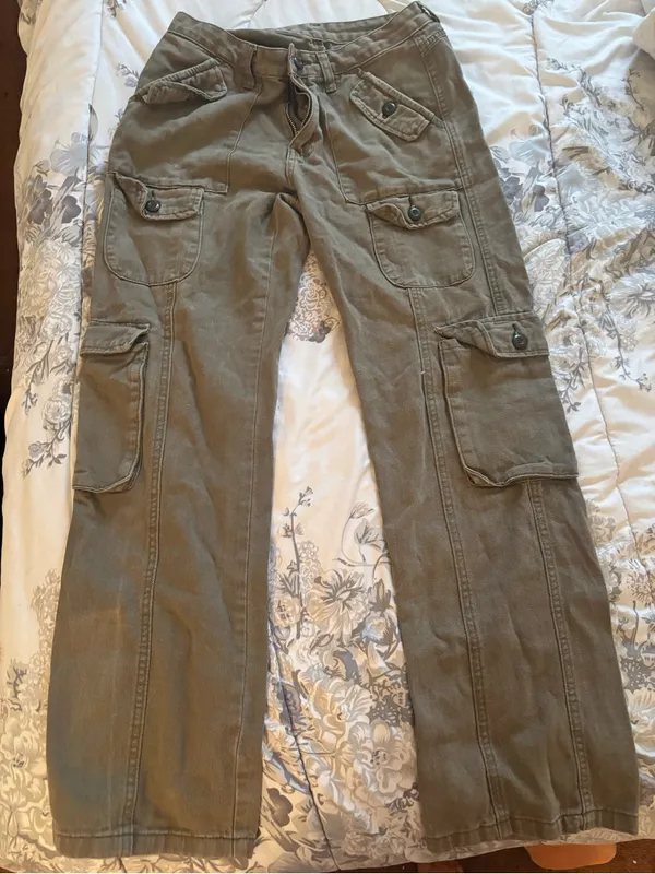 Olive Green Cargo Pants with Multiple Pockets - Image 3