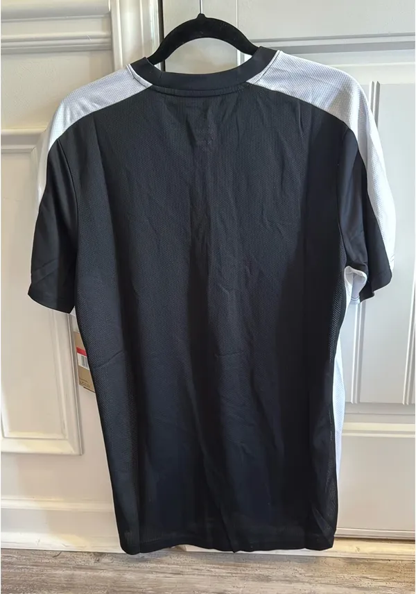 Men’s Nike Dri-Fit Shirt - Image 2