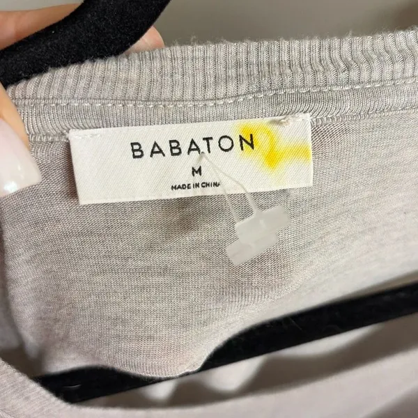 ✨Aritzia Babaton Norris Grey Sz Medium T-Shirt✨ - Image 7