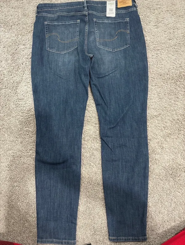 Levi’s Maternity Signature Skinny Jeans - Image 2