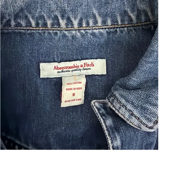 VTG Abercrombie & Fitch Vintage Basic Denim Blue Jean Trucker Jacket Small - Image 4