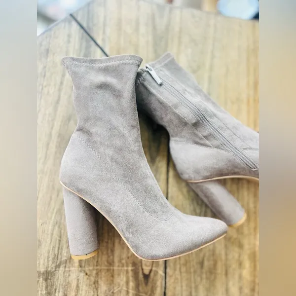 Cape Robbin ankle women’s boots size 9 light brown color like new - Image 4