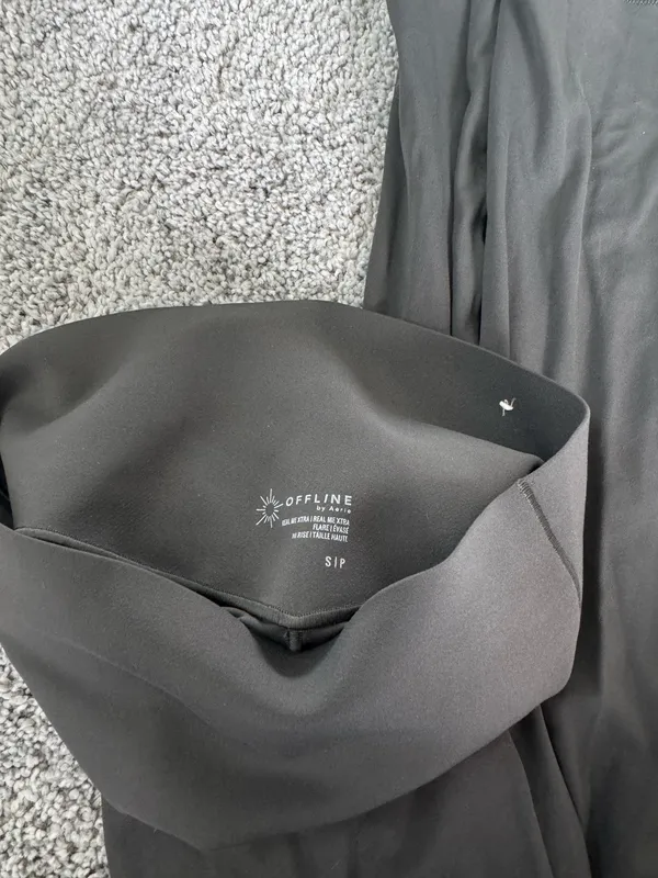 Never worn aerie flare leggings - Image 3