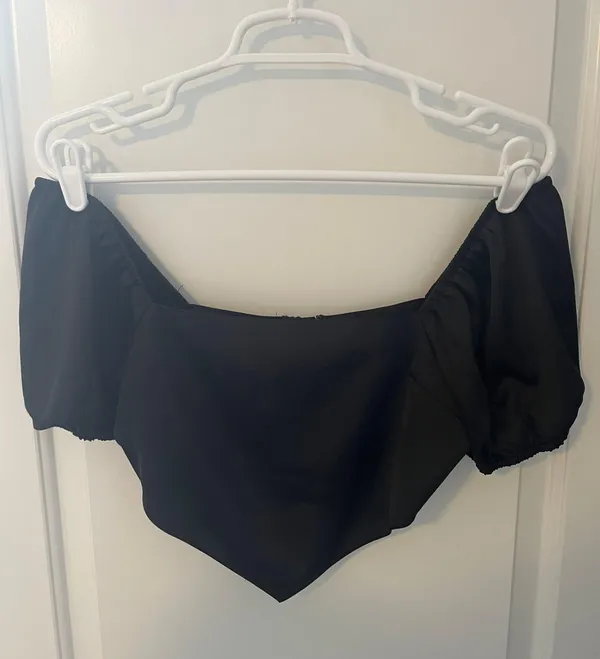 Forever 21 black silk crop top - Image 3