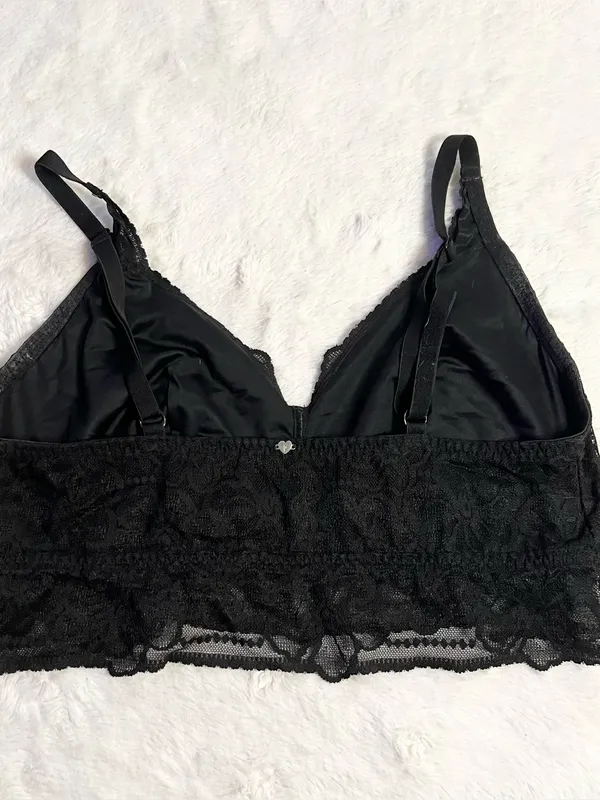 VS PINK Black Lace Bralette Size Large Wireless Comfortable - Image 6