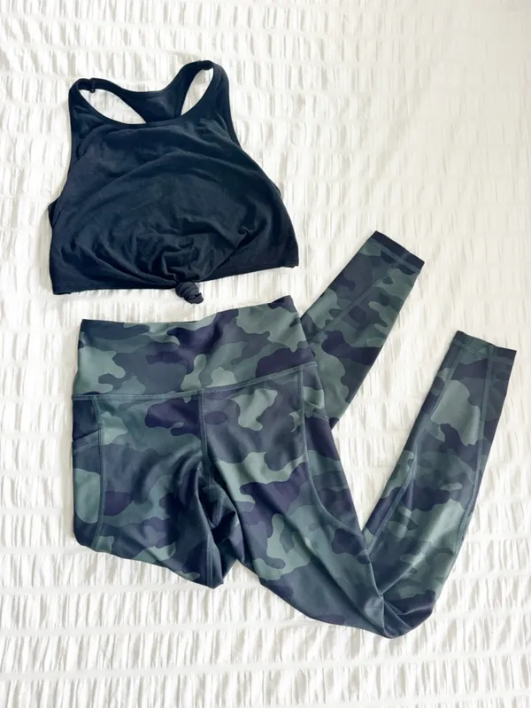 Workout Outfit Set Camo Black Aerie Old Navy XS Small - Image 4