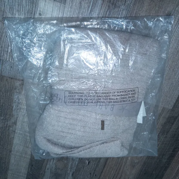 Barefoot Dreams Taupe Cozychic Lite Ribbed Scarf NWT - Image 4