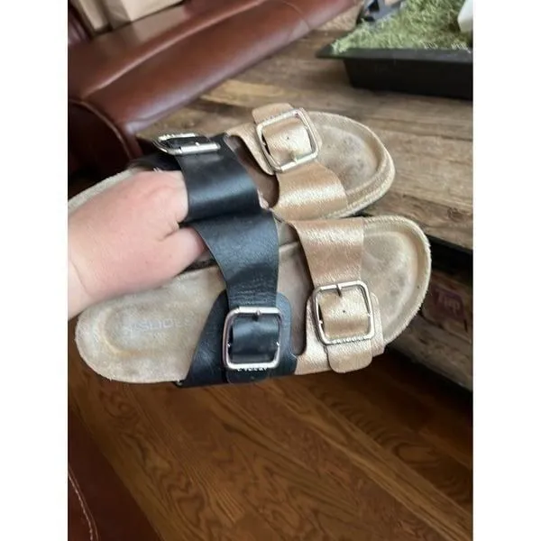 J slide black gold‎ sandals size 9 - Image 4