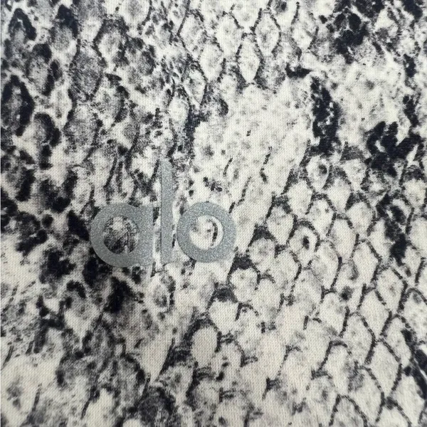 Alo‎ yoga vapor snakeskin legging sz S - Image 8