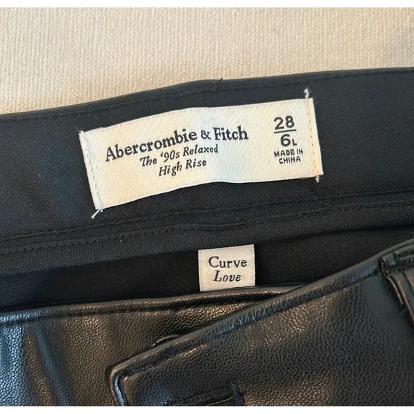 Abercrombie Curve Love 90s Straight Ultra High Rise Vegan Leather Pants 6S‎ - Image 3