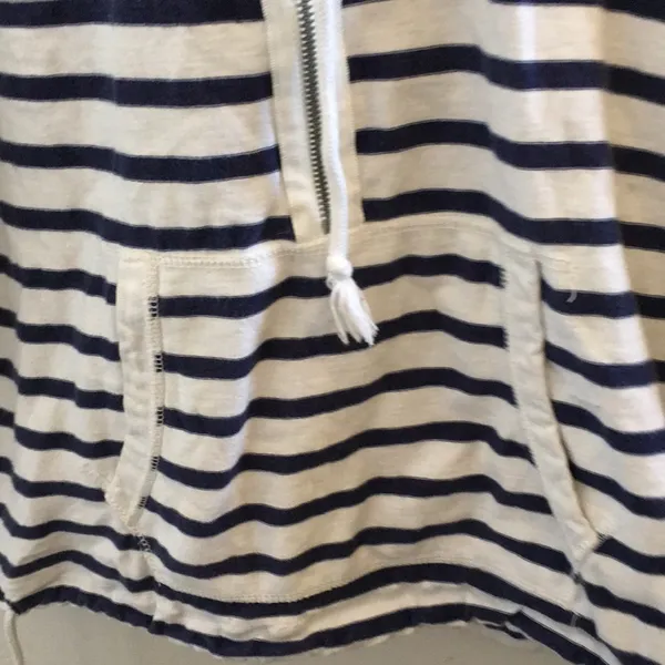 FINAL MARKDOWN LADIES aeo hoodie medium - Image 2