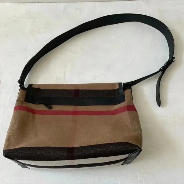Burberry Messenger Unisex Bag - Image 6
