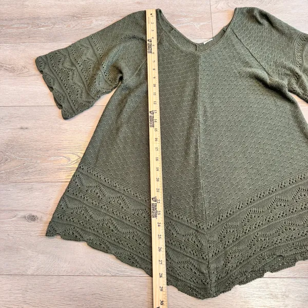 Olive Green Pointelle Knit‎ Poncho Top V-Neck Handkerchief Hem Bohemian Medium M - Image 5