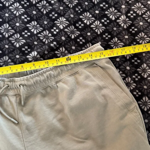 Nike Club Flow Shorts - Image 4