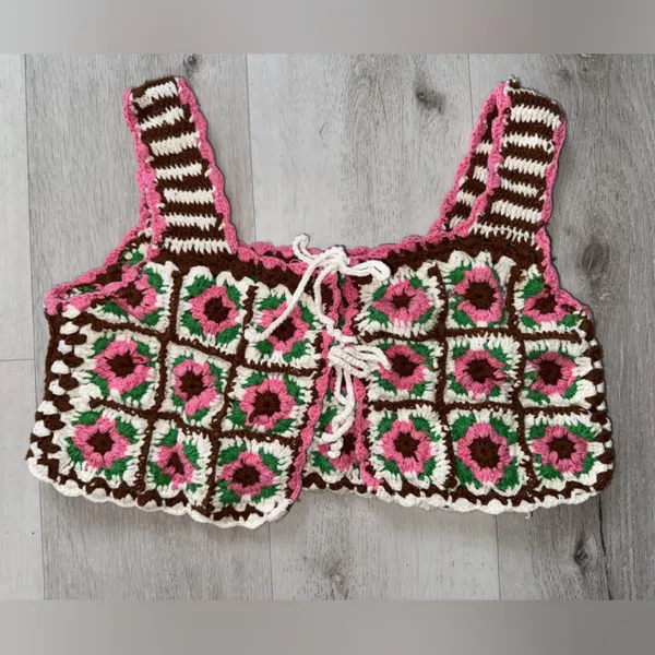 Anthropologie Maeve Boho Retro Reversible Granny Square Festival Floral crotchet crop top OS - Image 8