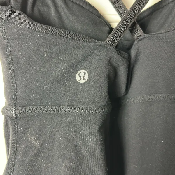 Lululemon Women's Black Tank - Image 5