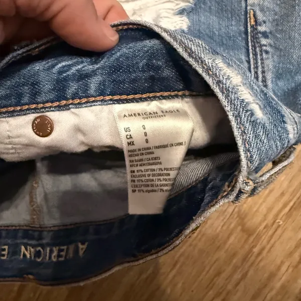 American Eagle 90s Boyfriend Shorts - Image 3