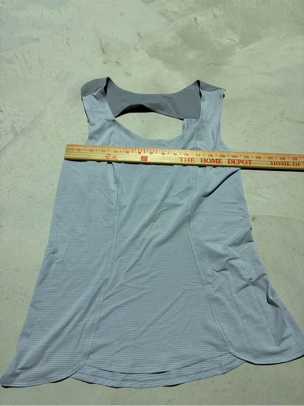 Lululemon Women’s Light Gray Sleeveless Active Tank Top - Image 5