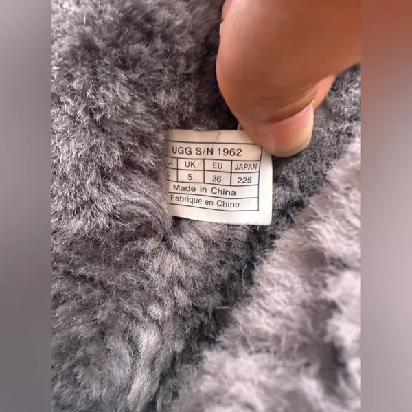 Tall gray triple Bailey button UGG boots gray size 6 winter comfy - Image 16