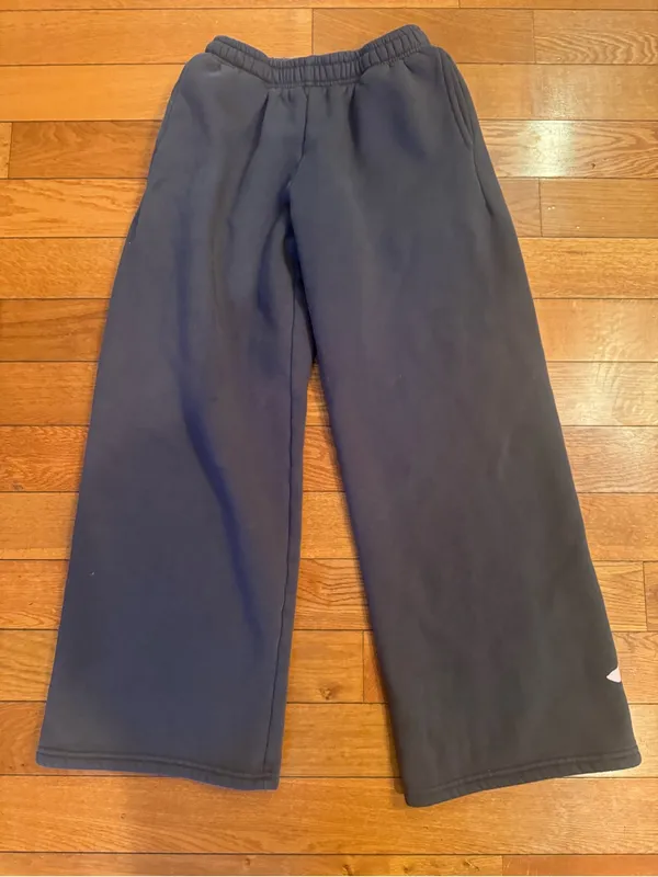 Edikted Bonney Bow Detail Wide Leg Sweatpants - Dark Gray / Pink (Size XS) - Image 2
