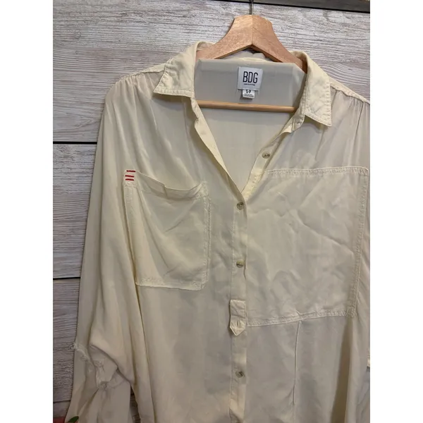 BDG Urban Outfitters Oversized Deconstructed Frayed Button Down Shirt Cream S - Image 7