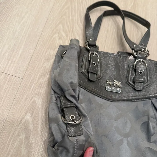 Coach Signature Madison Satchel Bag - Image 5