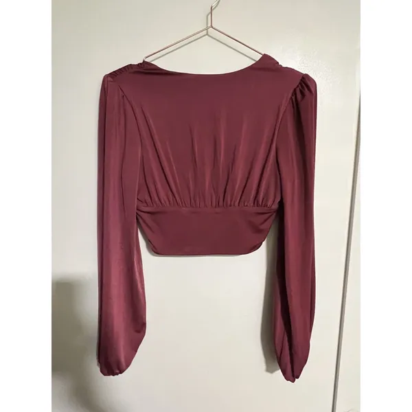 REMI x REVOLVE Stephanie Shirt Size XS Wine‎ VNECK long Sleeve Crop Top - Image 5