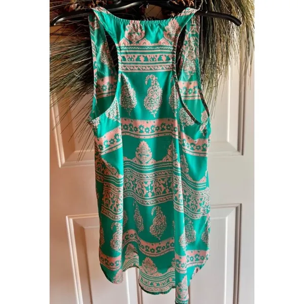 Umgee High low Tank Top/shirt Size Medium - Image 11