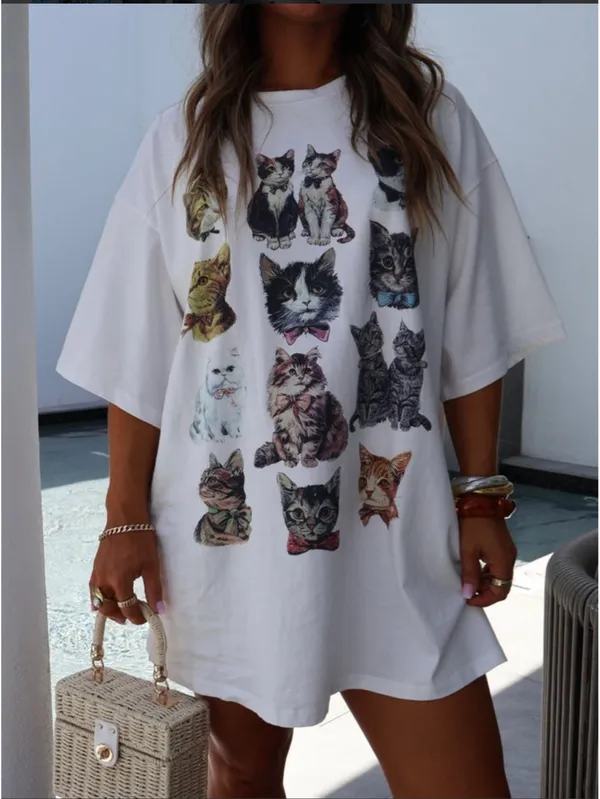 Women’s Cat Graphic Tee - Image 2