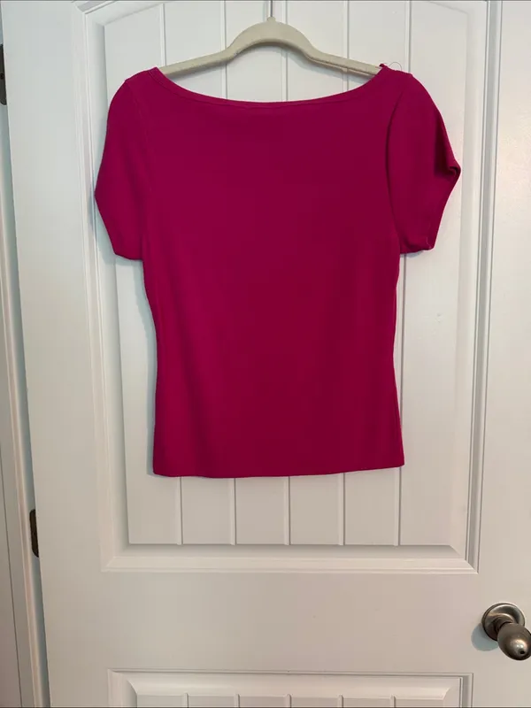 Women’s Short-Sleeve Ribbed Tee in Fuchsia - Image 2