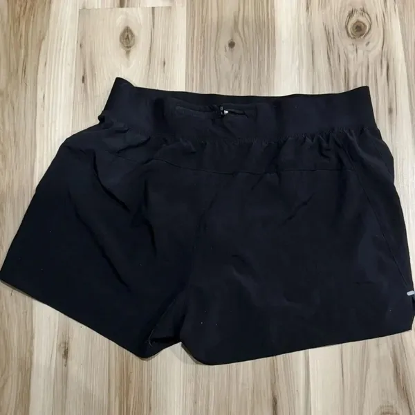 Asics Black Athletic Shorts Women’s Large - Image 4
