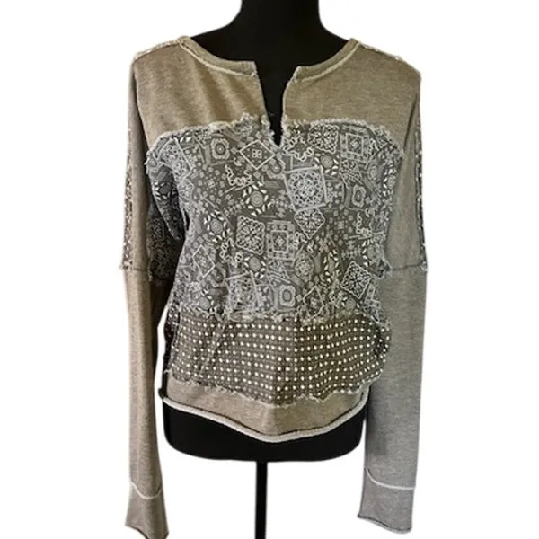 In Loom Taupe Bandana Patchwork Distressed Pullover L - Image 2