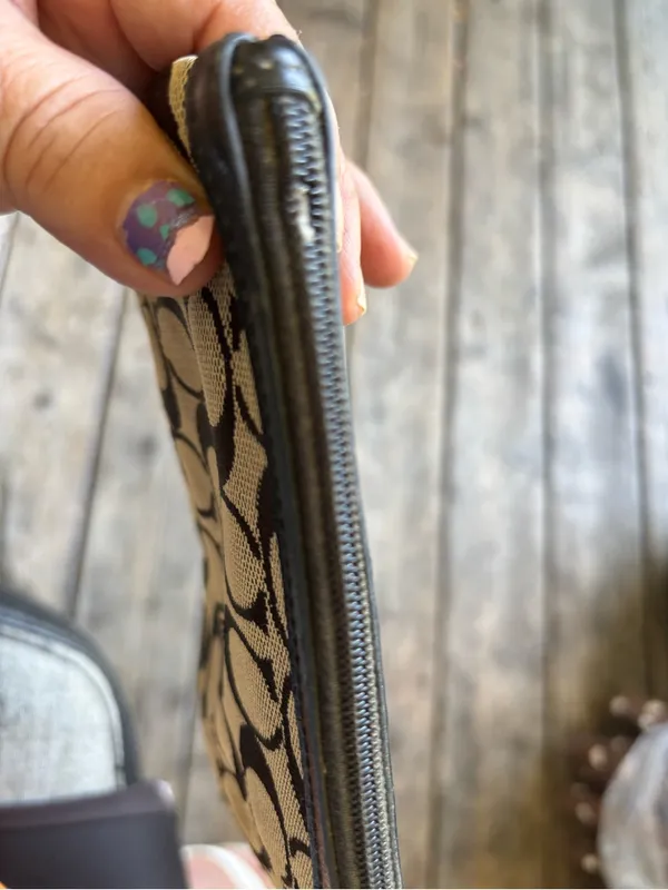 Coach Black and Tan Signature Canvas Wristlet - Image 6