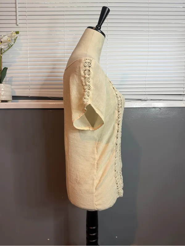 Maurices Cream Crochet Lace Button Front Boho Blouse Size M - Image 5
