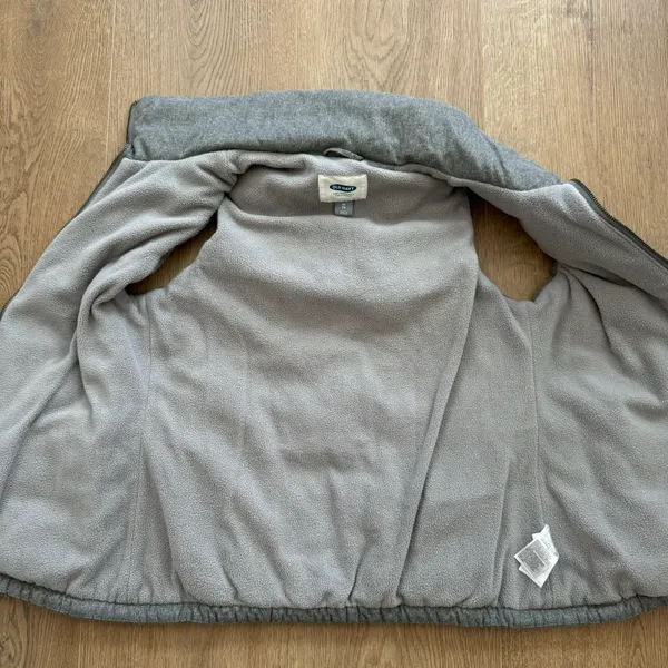Old Navy Gray Puffer Vest - Image 3
