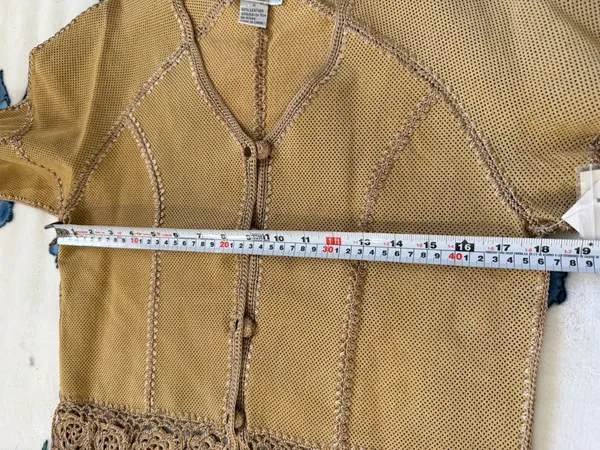 SMH Boutique Tan Perforated Leather Crochet Flower Jacket Boho Western NWT Small - Image 8