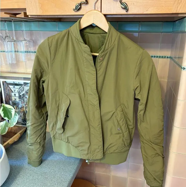 Lululemon Warm Two Ways Bomber Jacket - Green - Image 8