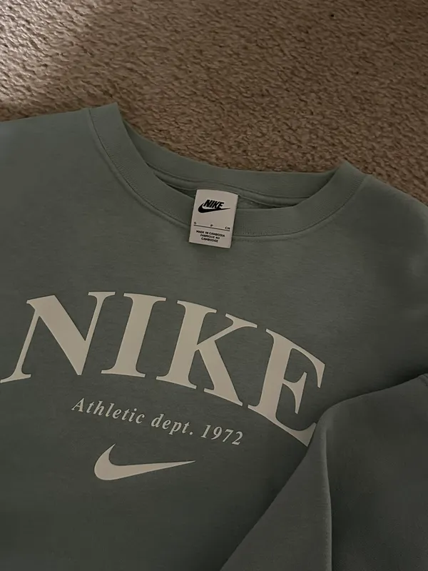 Nike Sweatshirt - Image 3