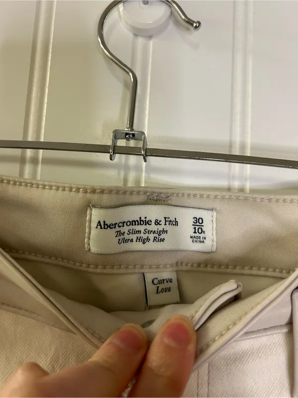 Abercrombie & Fitch The Slim Straight Ultra High Rise Pants Faux Leather Size 30 - Image 4